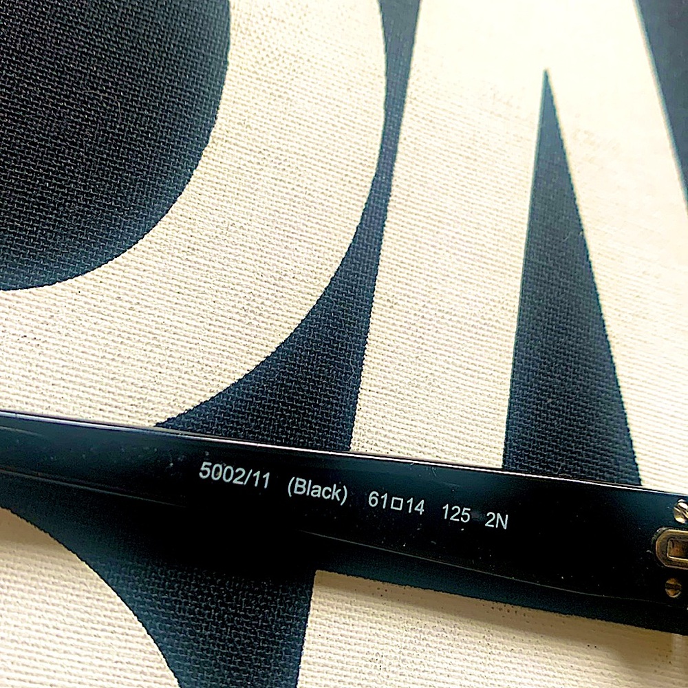 Coach New Sunglasses with Case, Cloth & Pamphlet NEW 4 Pieces - Picture 3 of 6